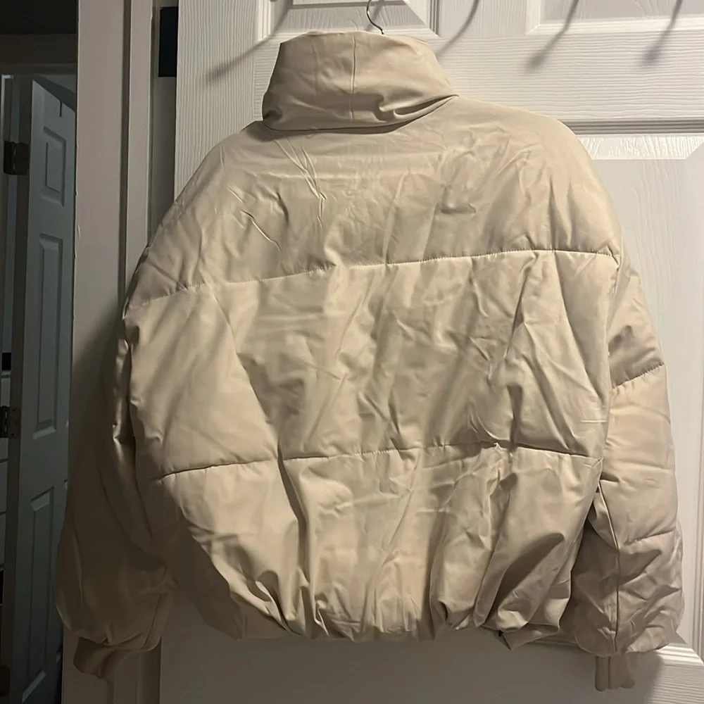 Cream Short Puffer - Picture 6 of 6